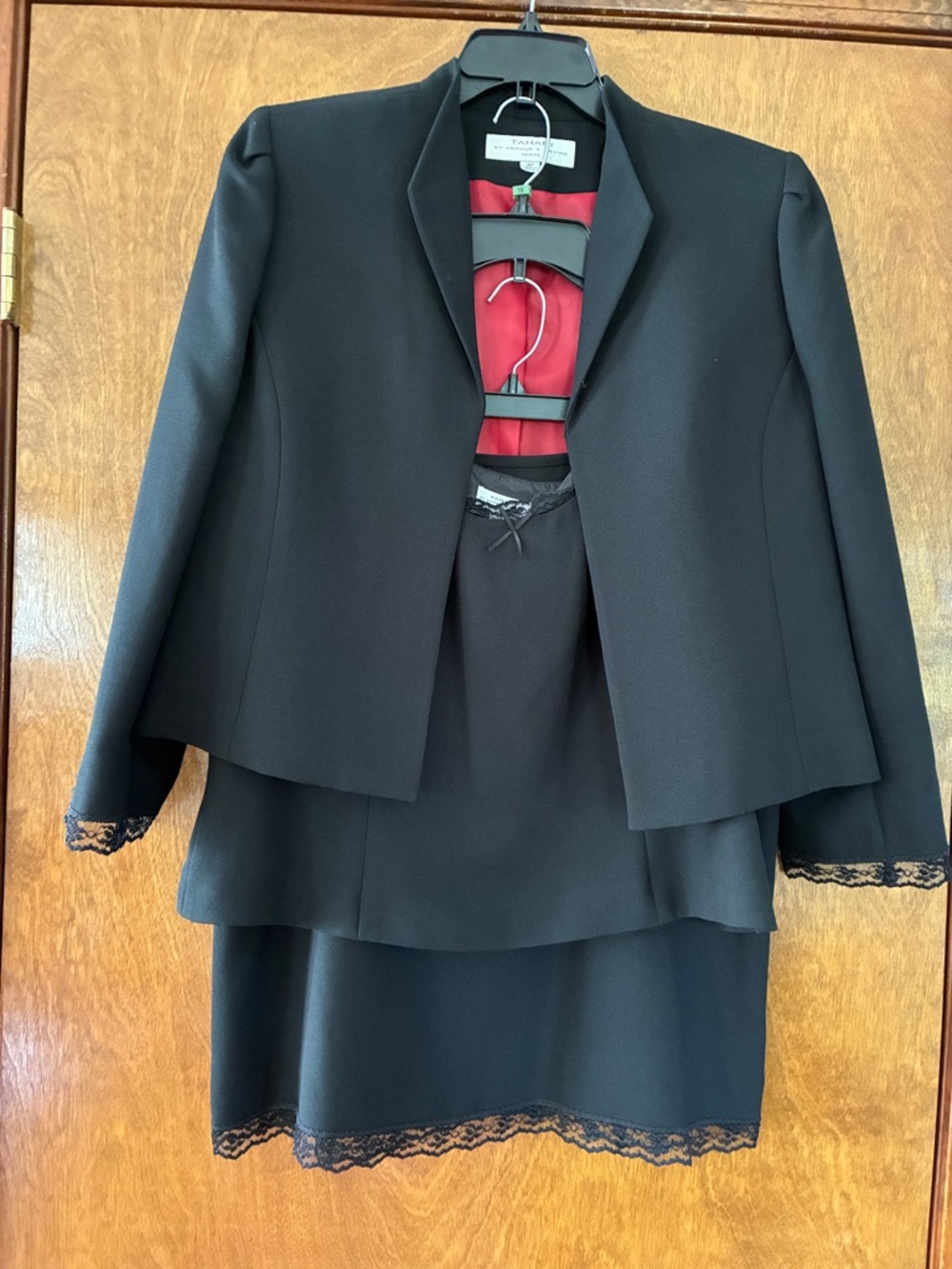 Tahari by Arthur S. Levine Black Women's Lace-Trim Jacket, Camisole, & Skirt 16P